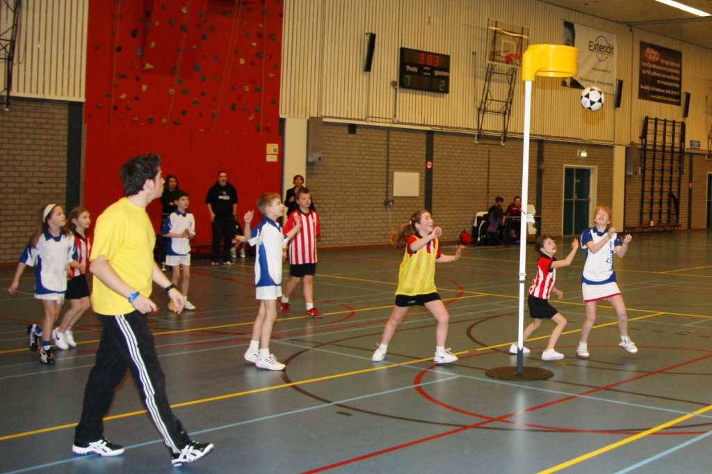 Korfbal E2 6 maart 2010-11.JPG